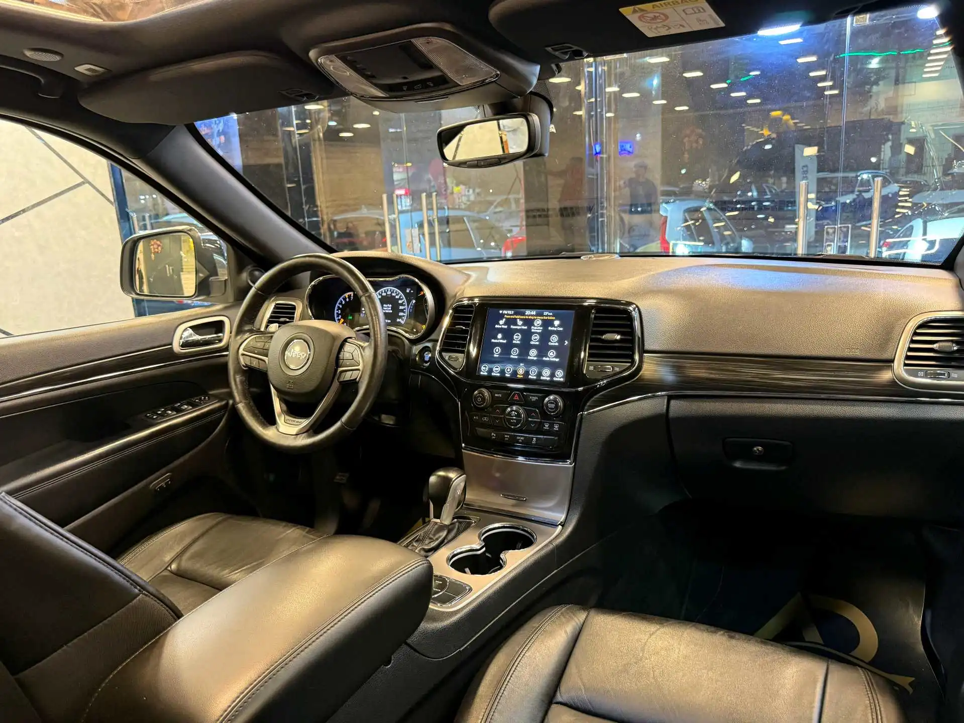 جيب جراند شيروكي 2021